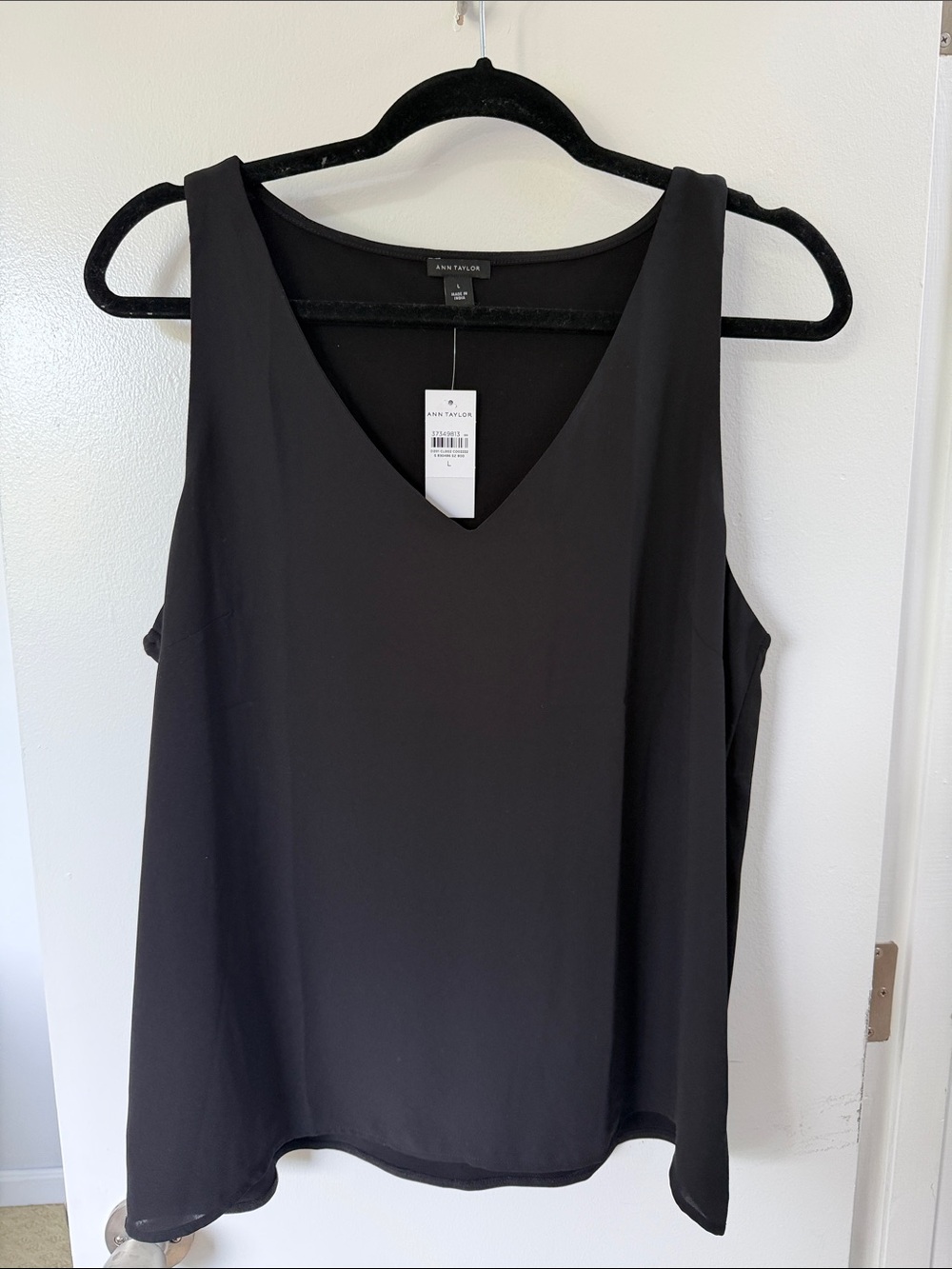 Ann Taylor Mixed-Media Black V-Neck Sleeveless Camisole
